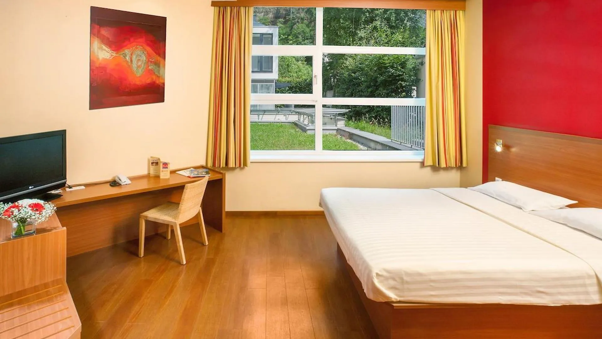 Leonardo Hotel Salzburg City Center 3*,